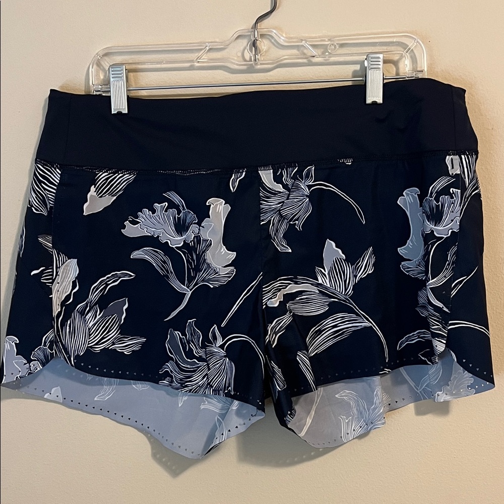 Athleta Women’s Laser Running Short, 4”, Navy Blue, white and gray floral print